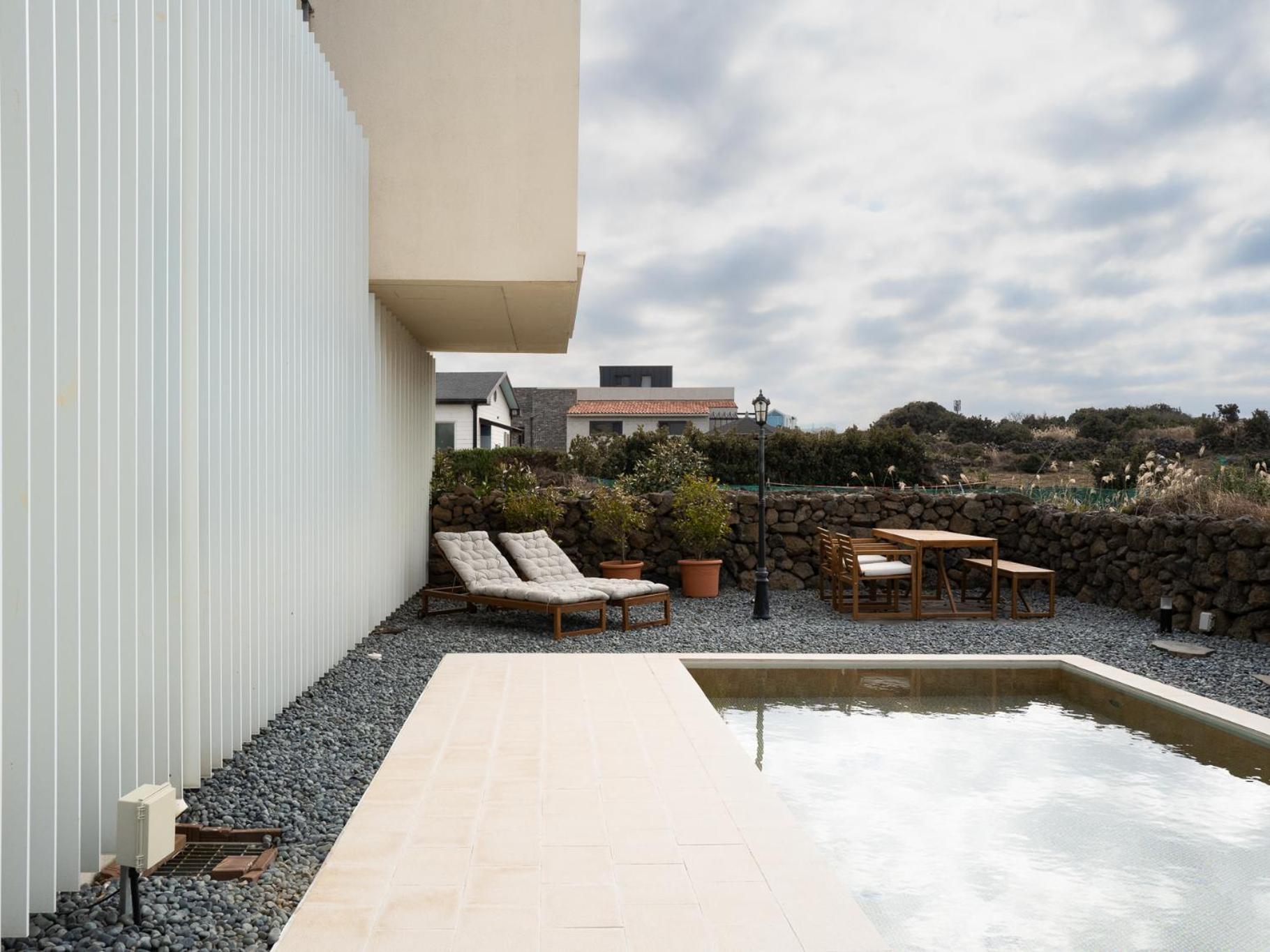 Boutique Pool Villa Namib Чечжу Екстер'єр фото